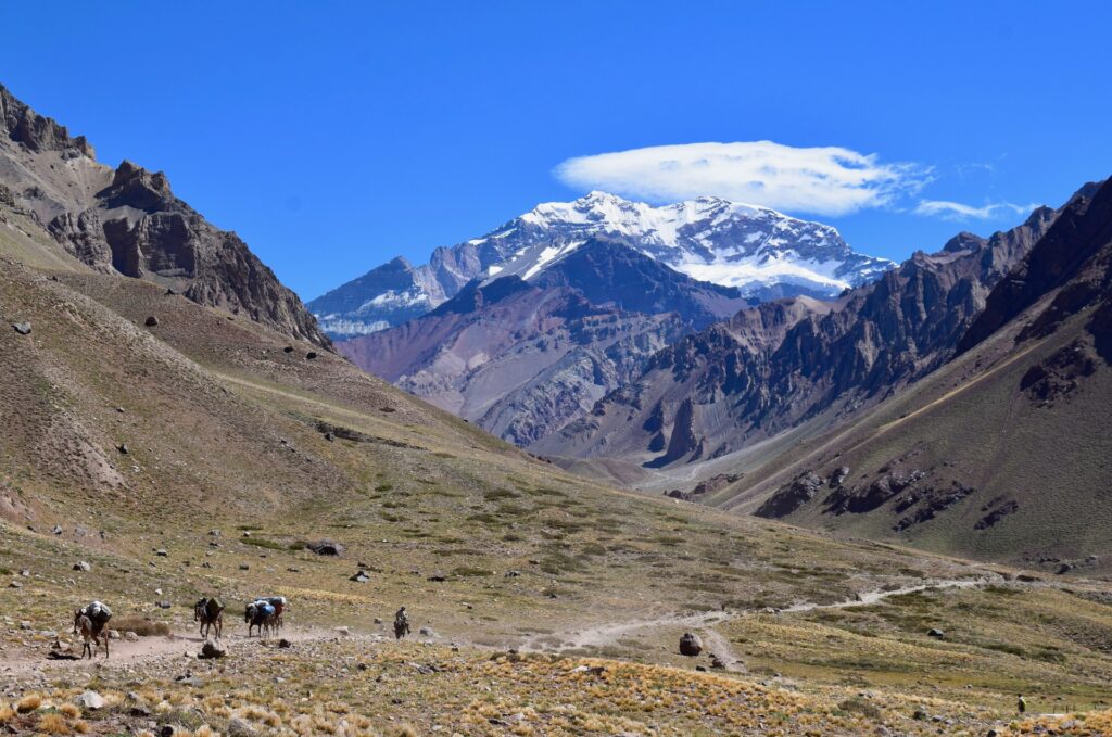 Montanhas do Parque Provincial Aconcágua em Mendoza.