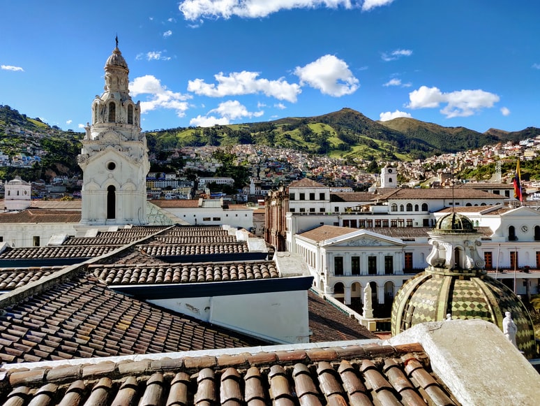 Vista da cidade de Quito, Equador – Foto: Mauricio Muñoz via Unsplash
