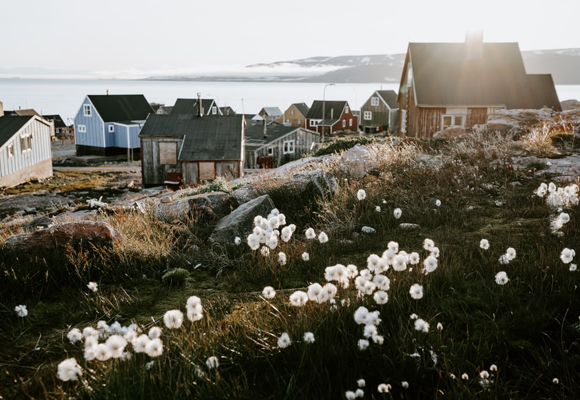 Pô-do-Sol em  Ittoqqortoormiit, Groenlândia.

