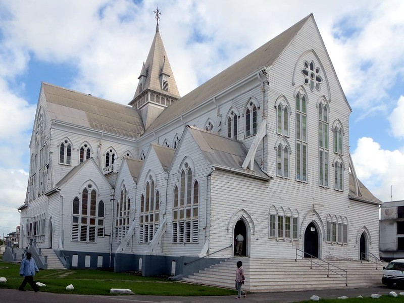 Catedral estilo colonial St George's Anglican, Guiana - representa o seguro viagem Guiana.