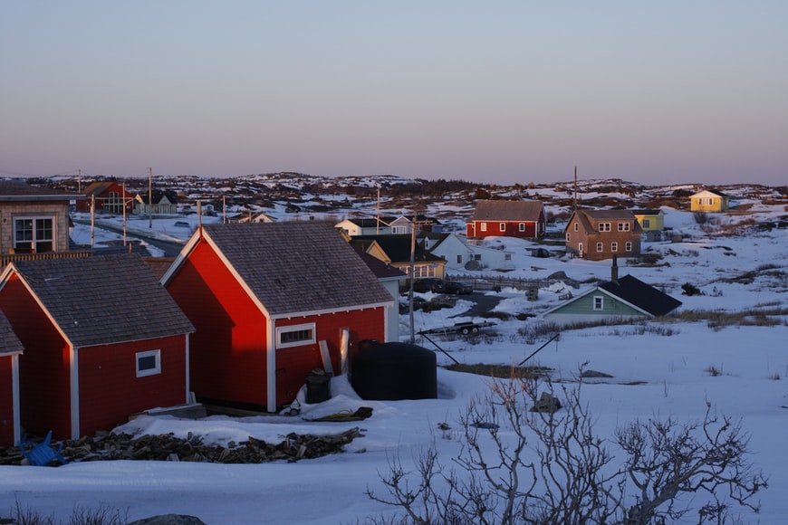 Casas em Nova Escócia, Canadá cheia de neve.