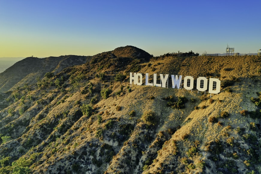 Letreiro de Hollywood ao pôr do sol, Califórnia.- Representa o seguro viagem para Los Angeles
