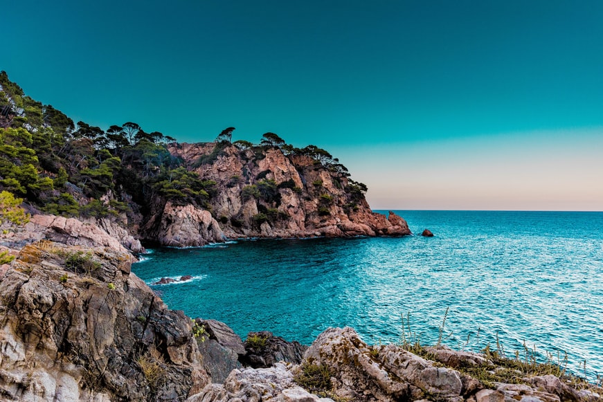 Mar azul em Marbella, Espanha