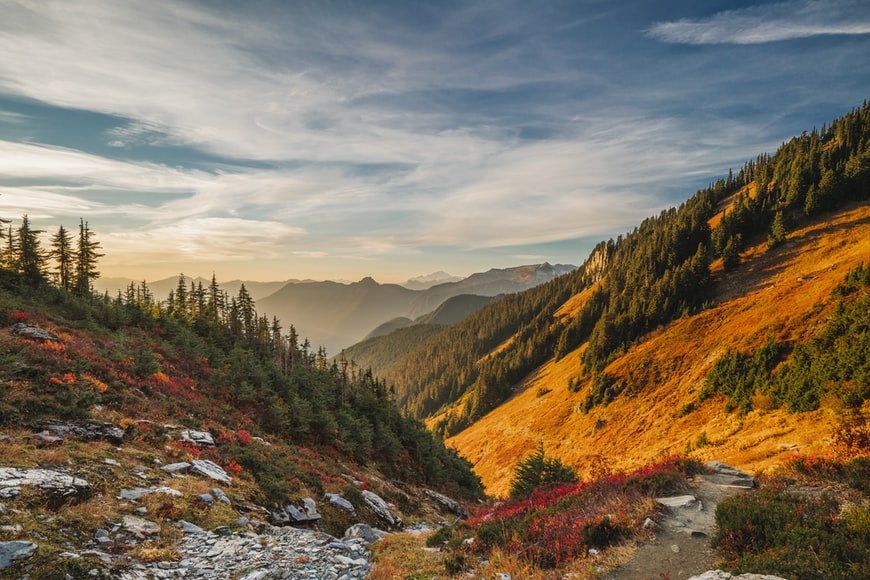 Cascatas do Norte em Mount Baker, Washington. Representa o seguro viagem para  Washington.