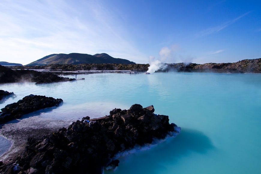 Águas termais em Blue Lagoon Geotermal Spa na Islândia, 
- Representa seguro viagem para Islândia.