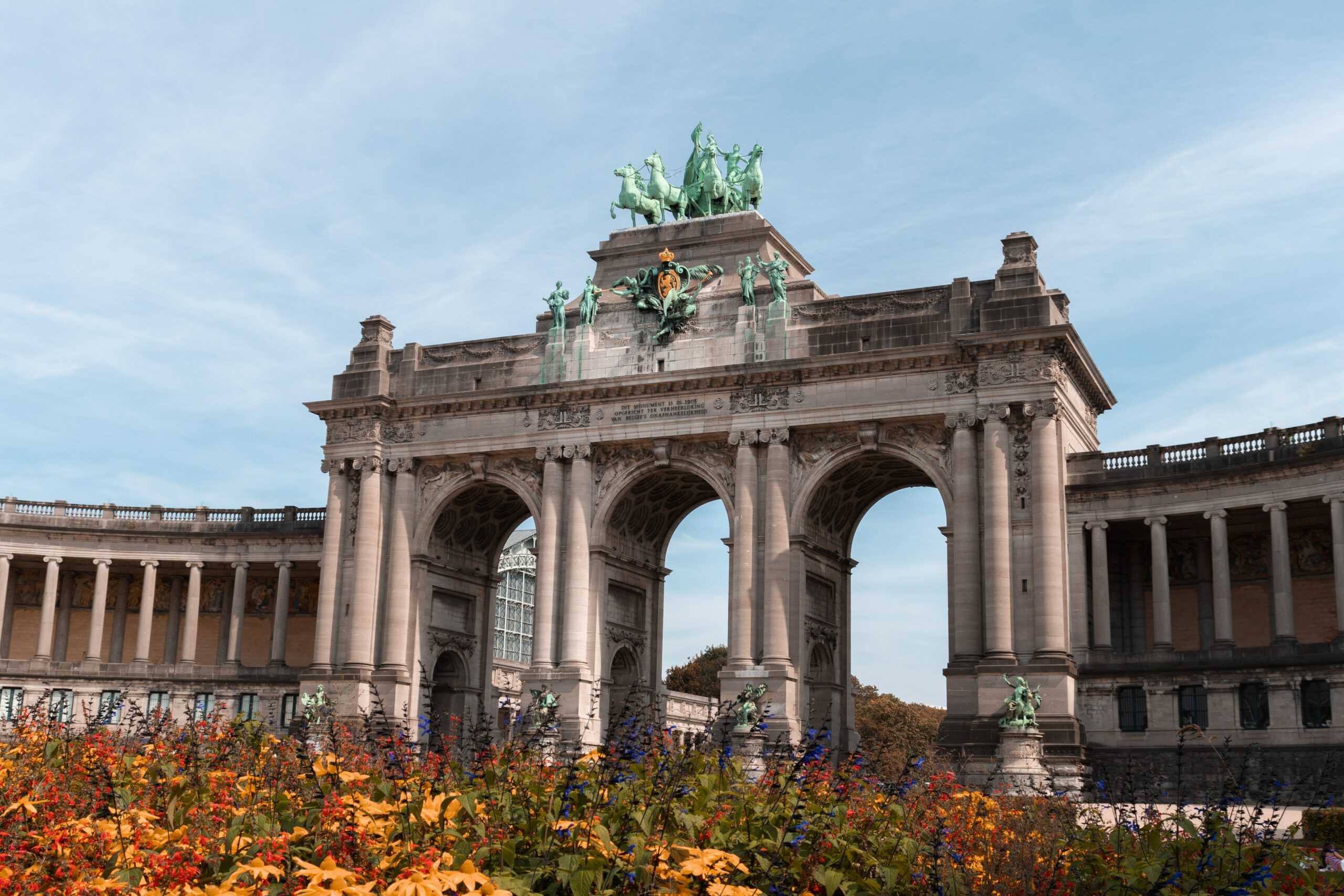Vista do arco do parque Cinquentenaire,  Bruxelas - Representa seguro viagem para Bruxelas.