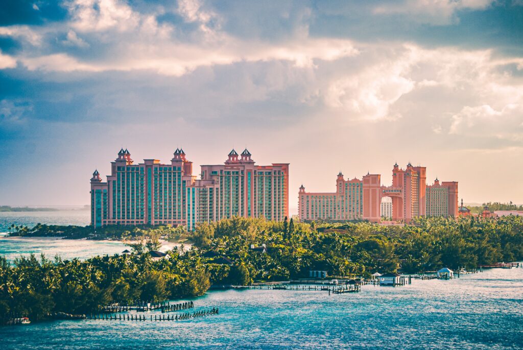 Vista do enorme complexo de resort Atlantis em Nassau, Bahamas.