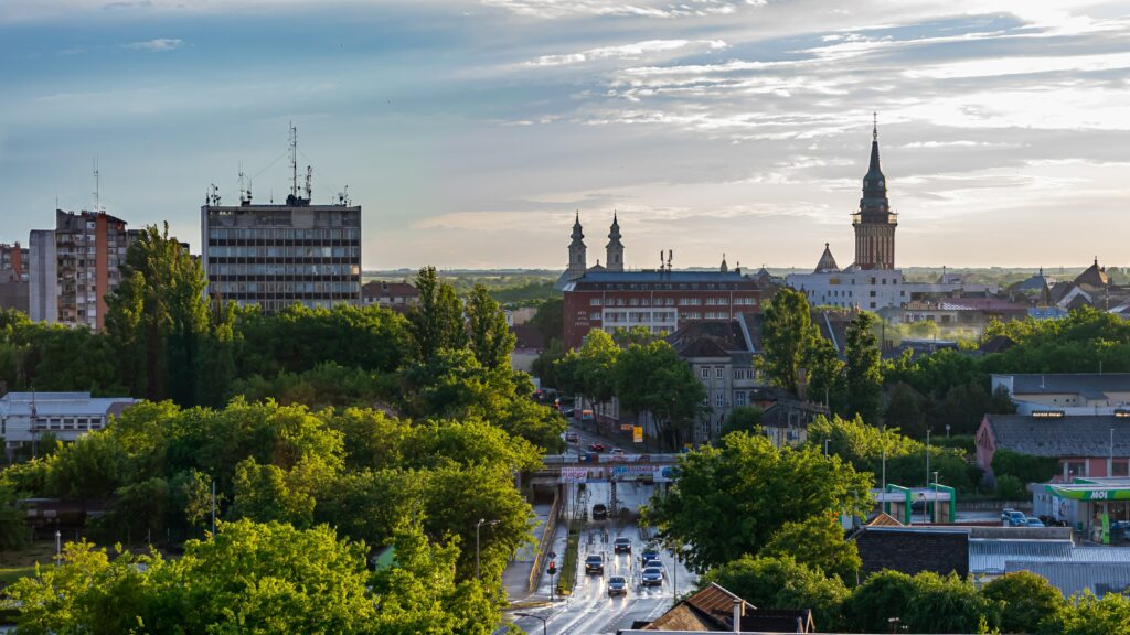 Vista da cidade de Subotica, Sérvia.  Representa seguro viagem para Sérvia.
