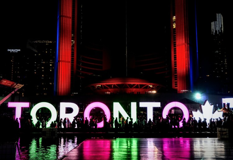 Chip internacional Toronto – Fique 100% conectado na cidade