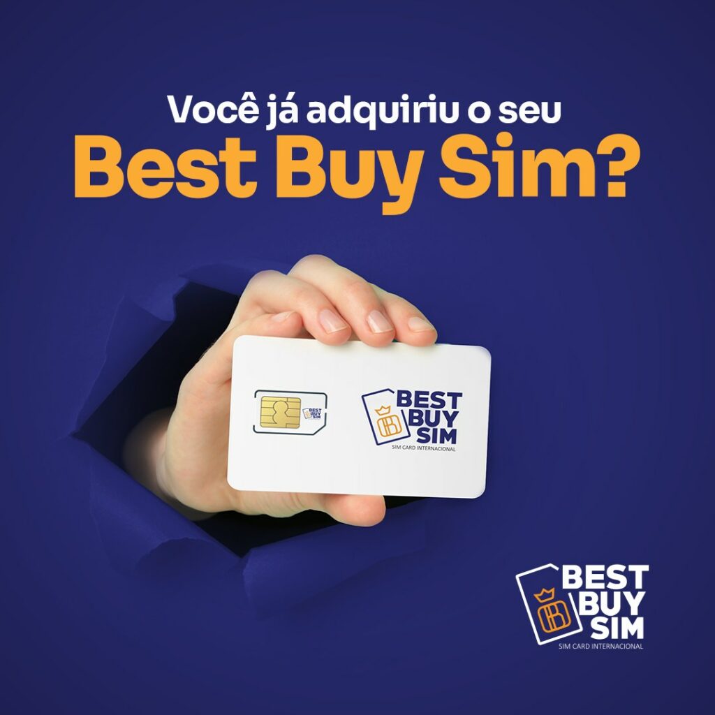 fundo azul escuro com uma mão branca rasgando o centro da imagem enquanto seguro um cartão branco com os dizeres "Best Buy Sim" e a frase acima "Você já adquiriu seu Best Buy Sim?"