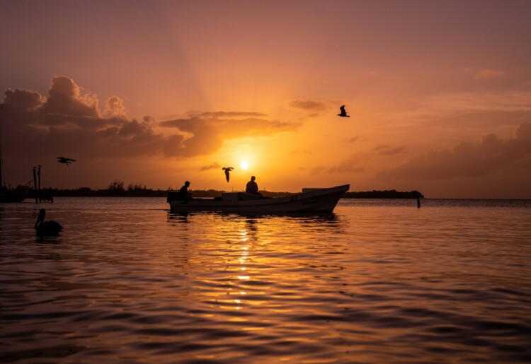 eSIM Belize: Fique online no Caribe