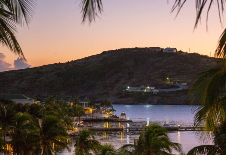 eSIM Antígua e Barbuda: Se conecte ao Caribe