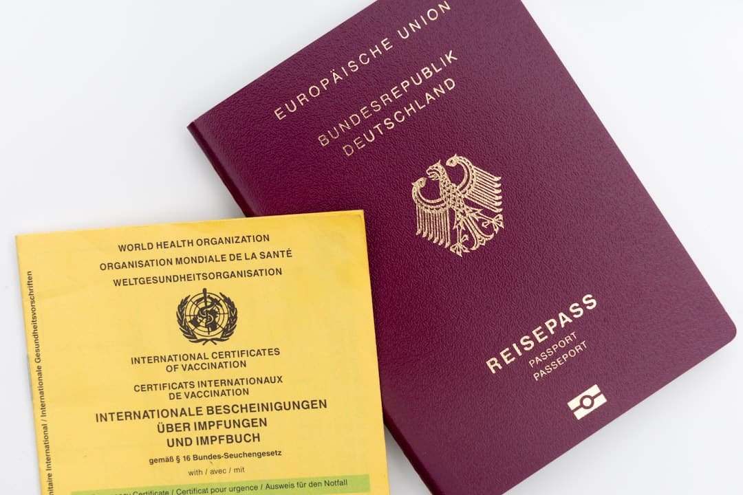 Passaporte sendo verificado na fronteira do Espaço Schengen na Europa